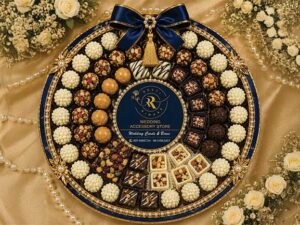 Customised-laddoo-chocolate-wedding-thaal Customised laddoo-chocolate-wedding thaal