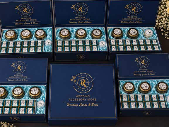 Ceremoney gift box packing